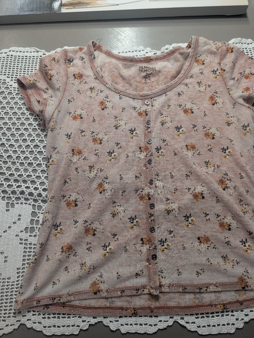 Almost Famous Girls' Pink Floral Button-Front Top size small.